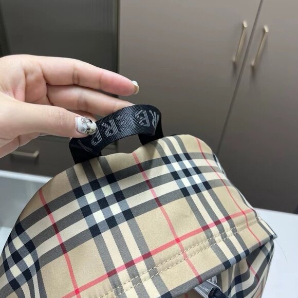 Burberry two-way zippered printed backpack - Picture 8 of 9